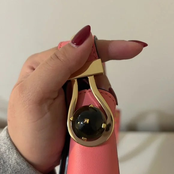 Authentic Valentino Elegant Pink Shoulder Bag - Picture 9 of 9